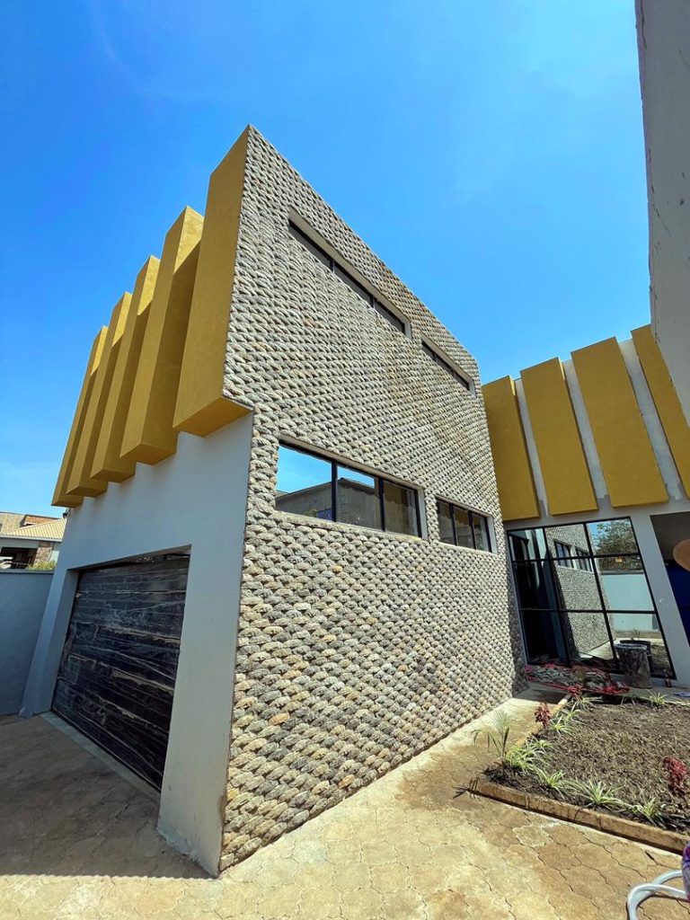 Maison à 1 niveau situé au Golf Météo 2